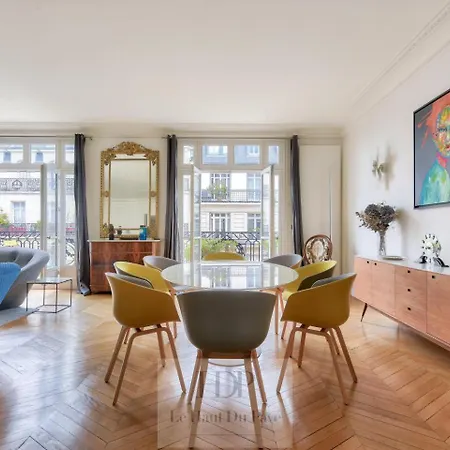 Appartamento Wagram, 214m2, 4 Chambres, Balcon *