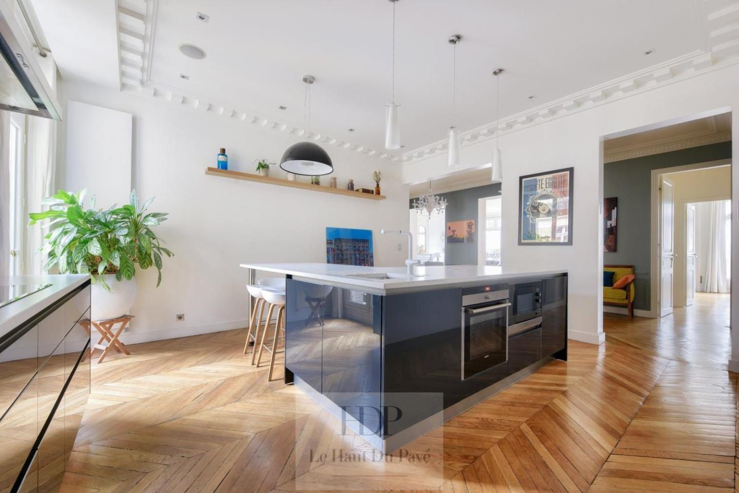 Wagram, 214m2, 4 Chambres, Balcon Appartamento