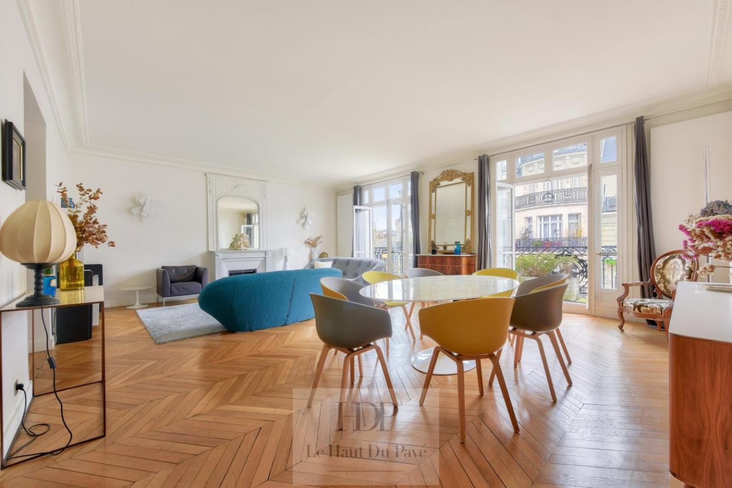 Wagram, 214m2, 4 Chambres, Balcon Appartamento